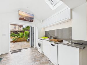 Kitchen/Diner- click for photo gallery